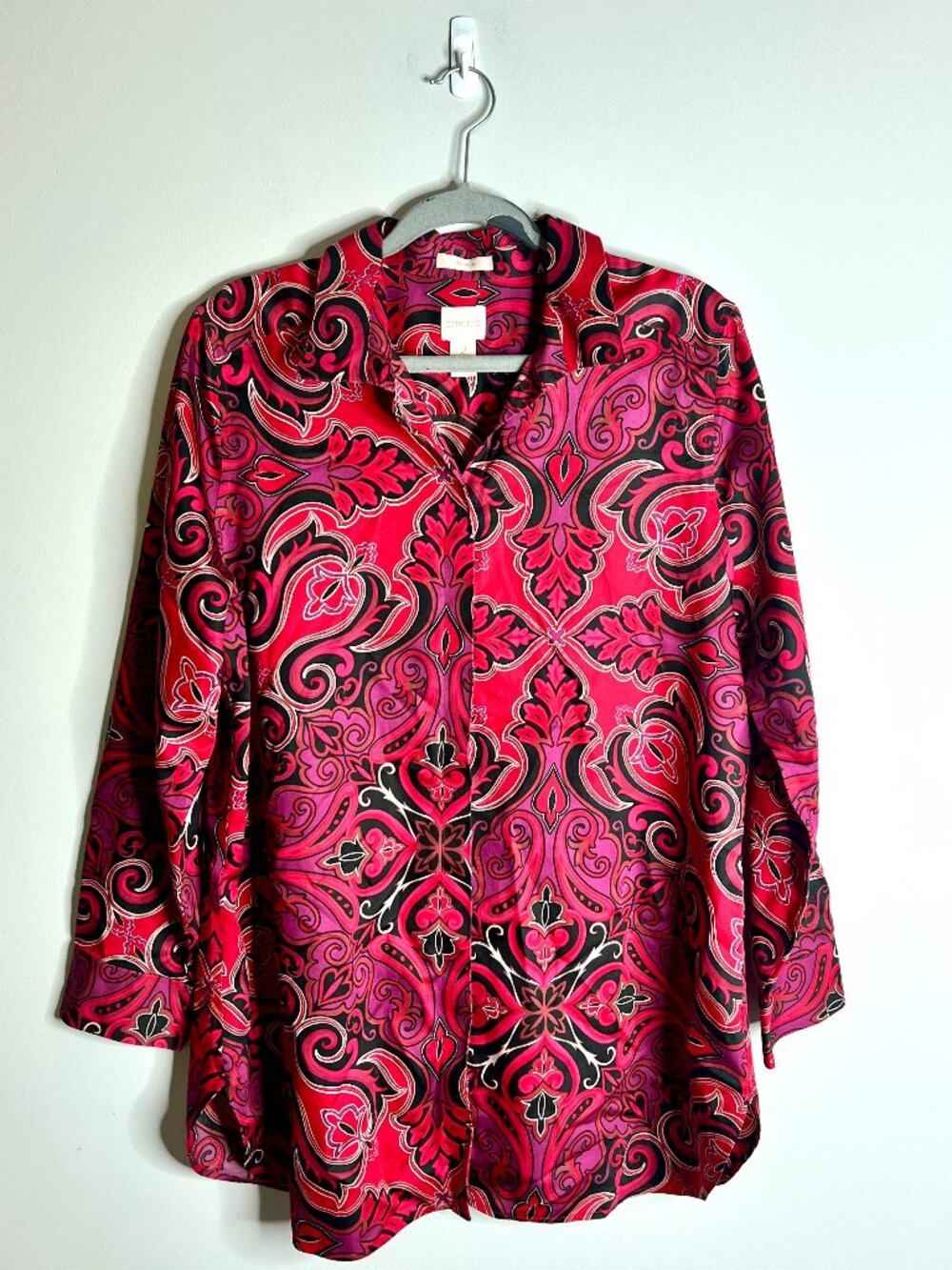 Chico's No-Iron Button-Down Colorful Vibrant Pattern Long Sleeve Career Classic